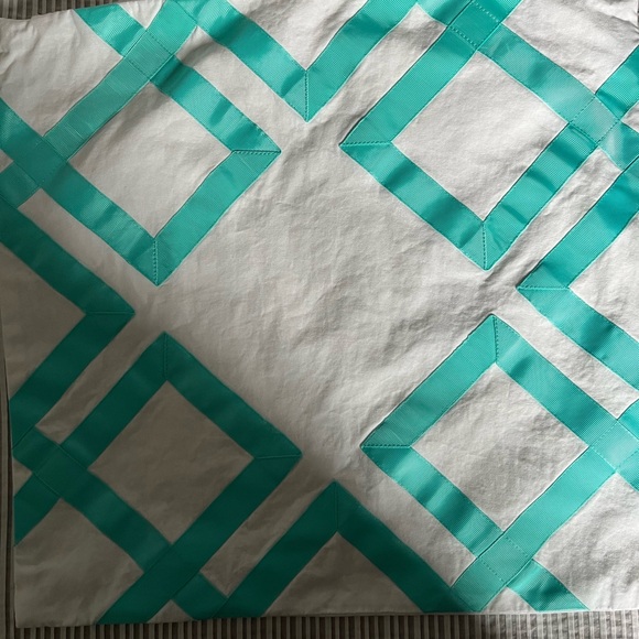 Pottery Barn -2 cushions in white and teal ribbon from PBTEEN collection - Picture 3 of 6